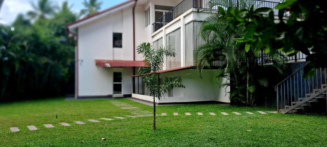 Urban Breeze Hotel Kundasale Exterior foto
